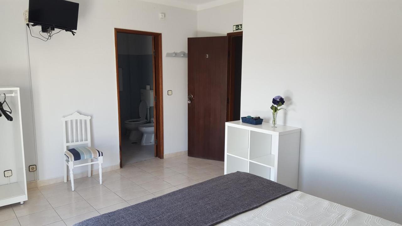 Alojamento Dona Ines De Castro Atouguia Da Baleia Exterior photo